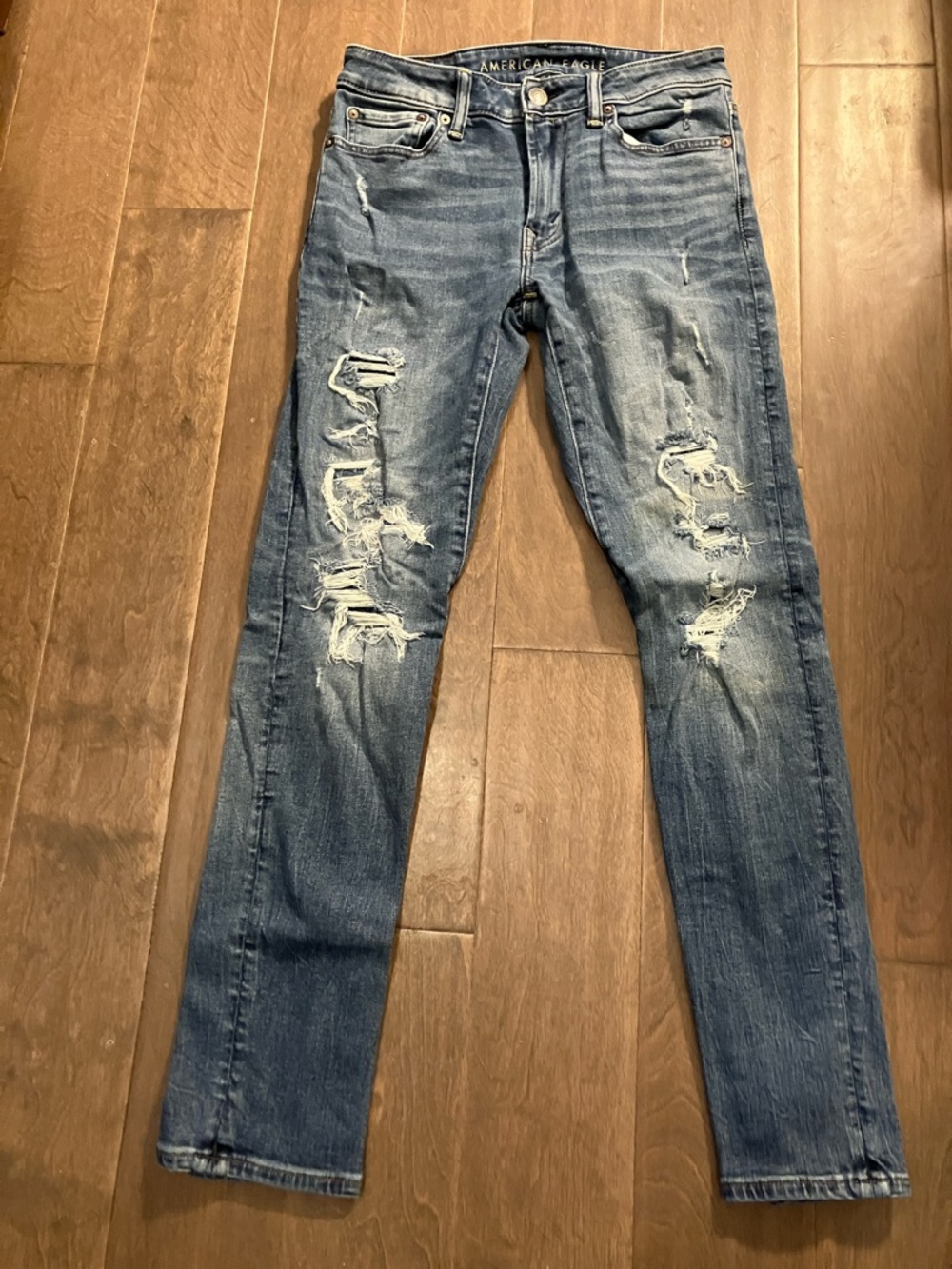 American Eagle Outfitters Ripped Skinny Jeans - Medium Blue Wash 28x32